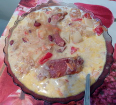 Суп с копчёными свиными рёбрами, горохом и фасолью